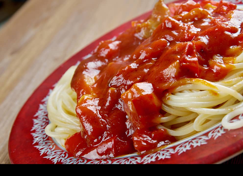 spaghetti amatriciana traditional italian pasta